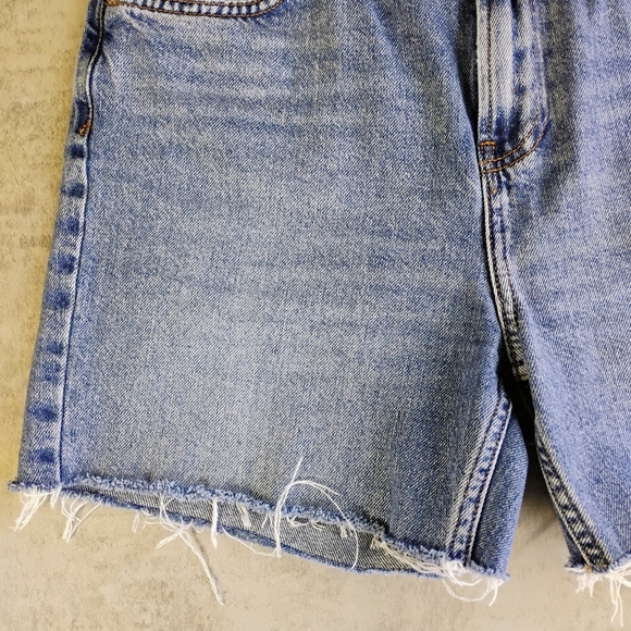 We The Free Pacifica Short Women 28 Blue Jean High Rise Distressed Hem 5" Inseam - Picture 2 of 13